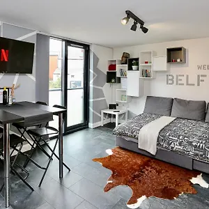 Neat - Secure Parking - Wifi - Sleeps 4 - No Parties , Belfast Großbritannien